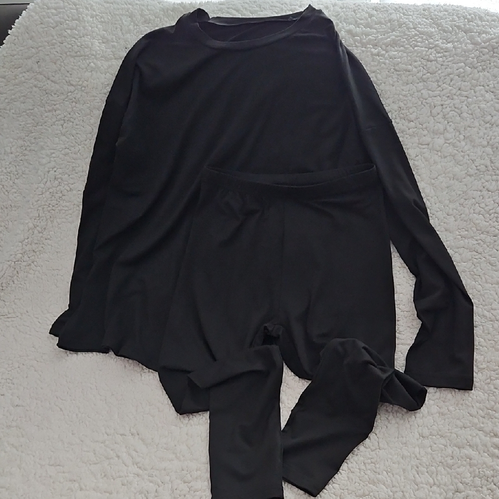 Women's Black Long Sleeve Top and Leggings Set